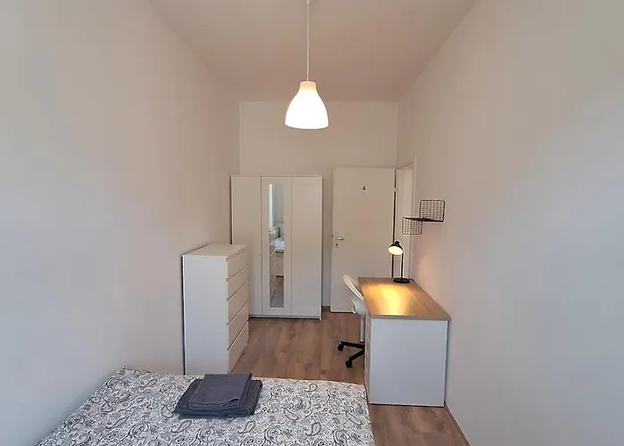 Brand New 5 Bedroom In Location Apartamento *