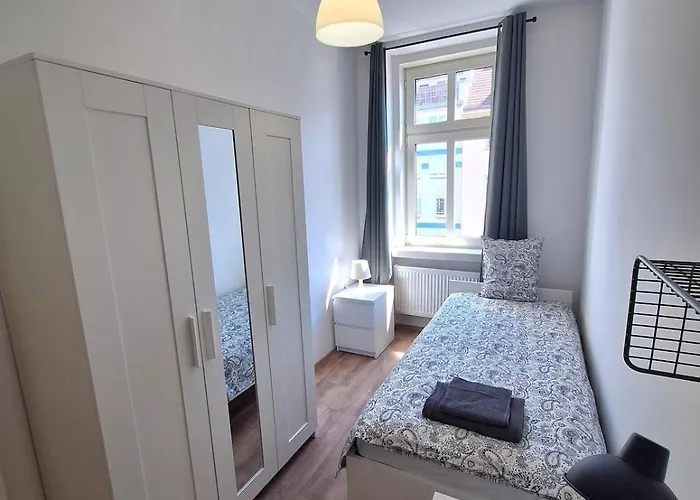 Brand New 5 Bedroom In Location Viena