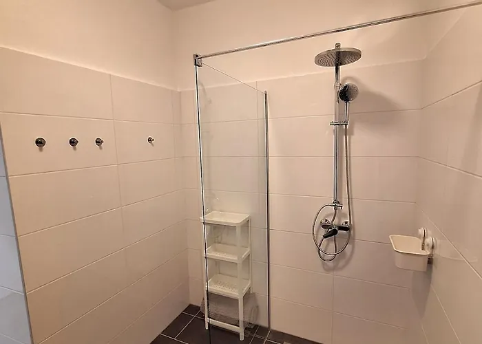Brand New 5 Bedroom In Location Apartamento