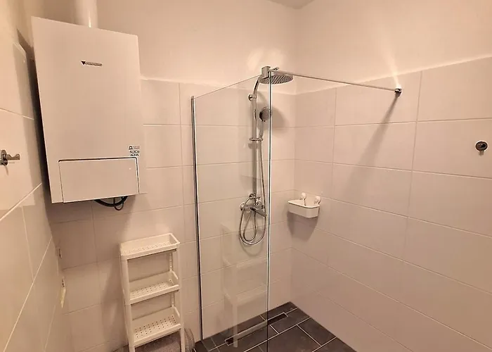 Brand New 5 Bedroom In Location Viena